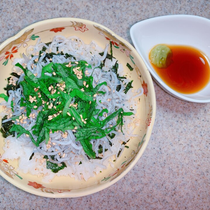 わさびがアクセント♪ヘルシーしらす丼